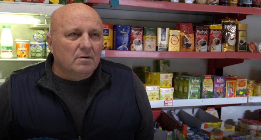 Afera w Serokomli. Proboszcz wypowiedział im umowę najmu. Po 32 latach mają zwijać interes (WIDEO)