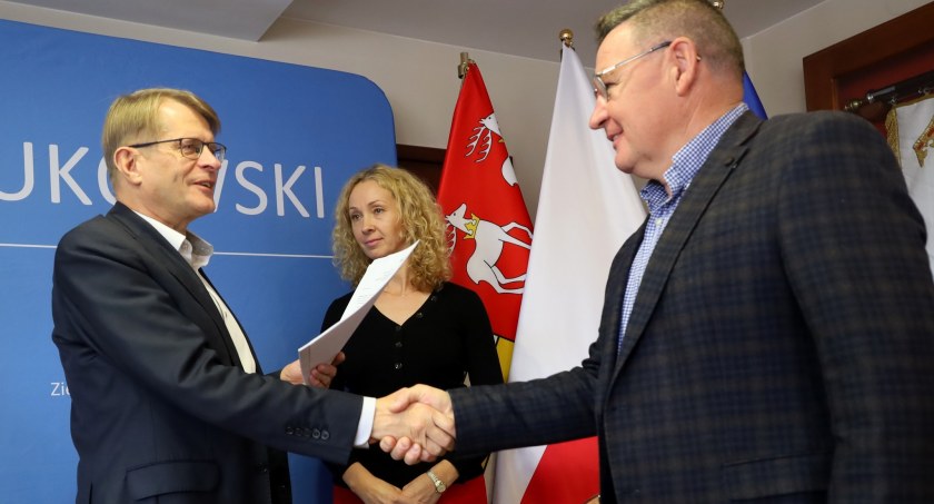 W Zespole Szkół w Radoryżu powstanie nowoczesna strzelnica. Podpisano umowę 