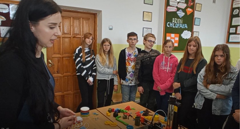 Drukowali w 3D, uczyli się jak na co dzień  korzystać  z robota (WIDEO) 