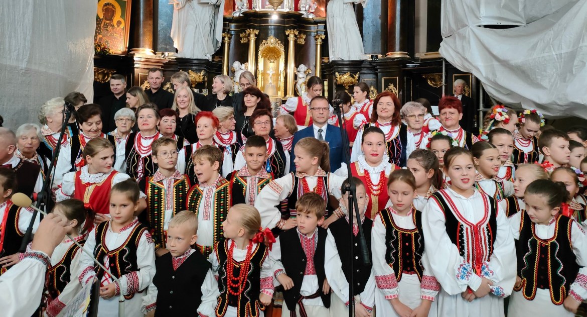 Przepiękny Koncert Papieski w Parafii Podwyższenia Krzyża Św. w Łukowie