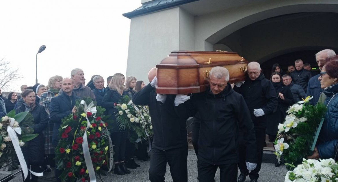 Ostatnie pożegnanie Krzysztofa Fornala. Tłumy na pogrzebie radnego
