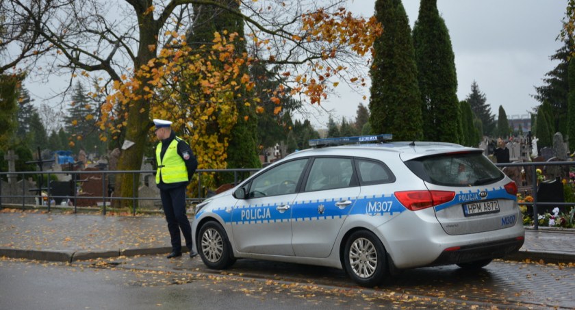 Zbliżają się Święta. Policjanci będą czuwać nad naszym bezpieczeństwem 