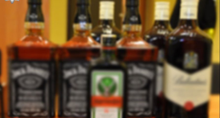Trzeci skok po alkohol już im nie wypalił. Złodzieje zatrzymani 