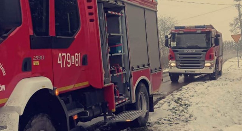 Spokojny weekend strażaków. Dwa pożary sadzy w kominie 