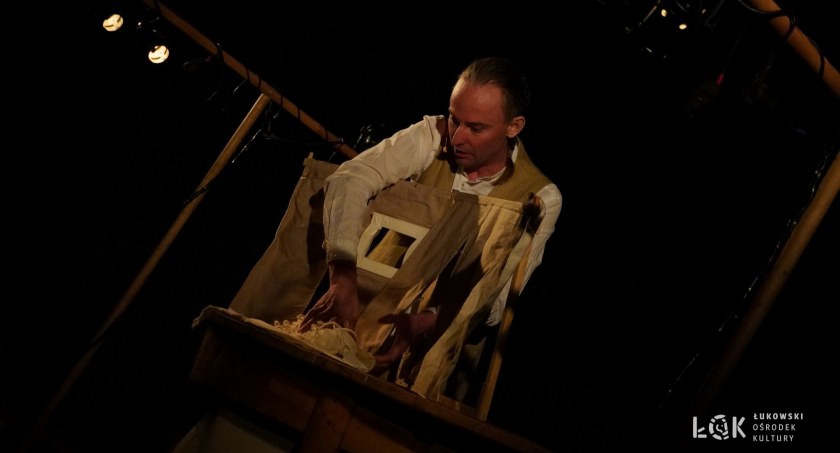 Teatrzyk lalek w Łukowskim Ośrodku Kultury. Czerwony kapturek (ZDJĘCIA)