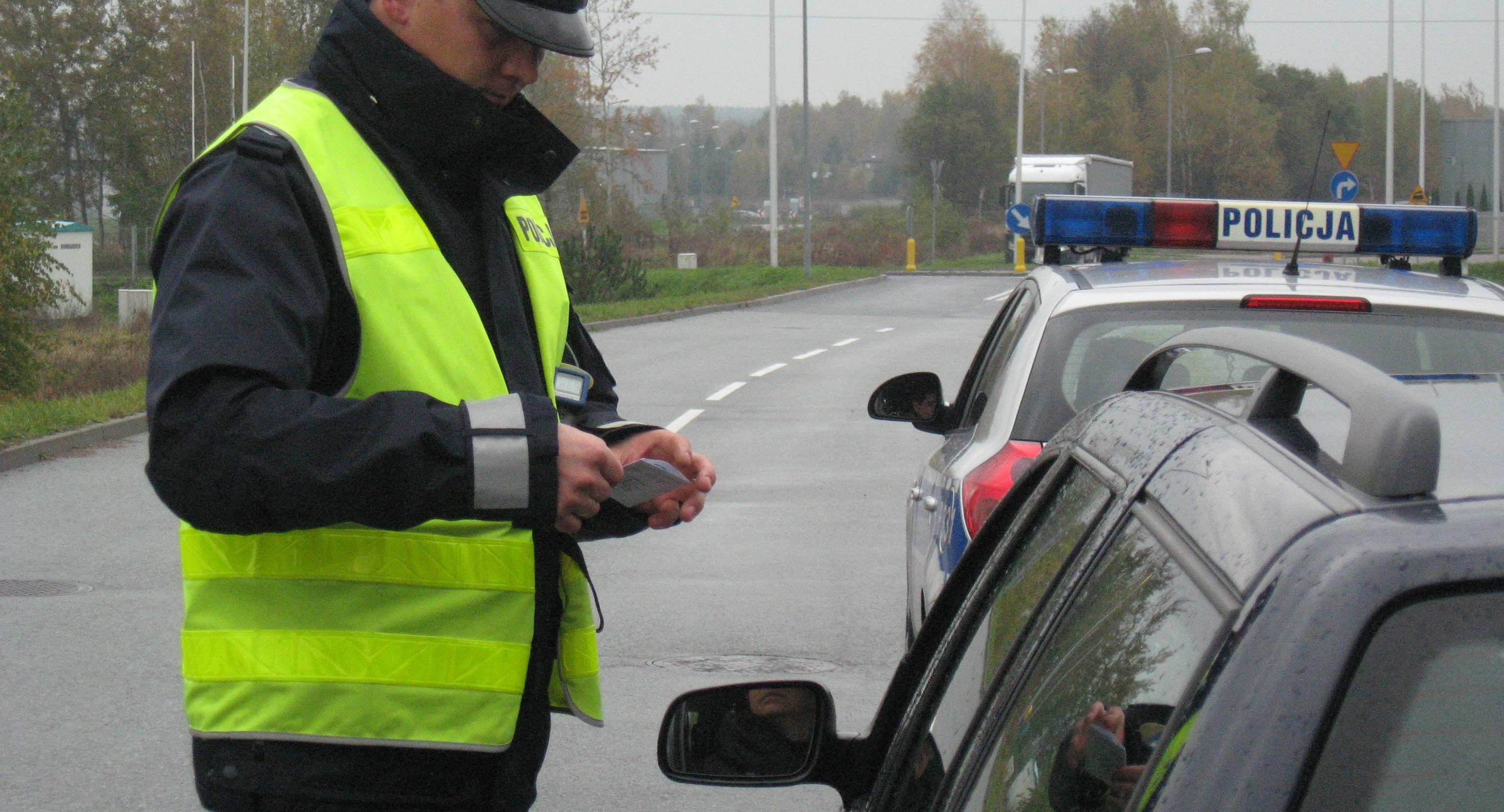 Plaga nietrzeźwych kierowców na drogach powiatu łukowskiego. 56-latek próbował uciekać 