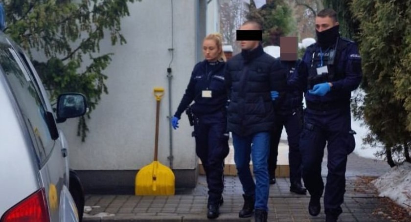 Podczas awantury syn ranił matkę nożem