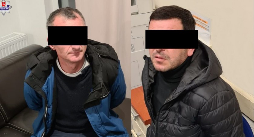 Obrobili samochód gdy właściciel poszedł do sklepu po zakupy 