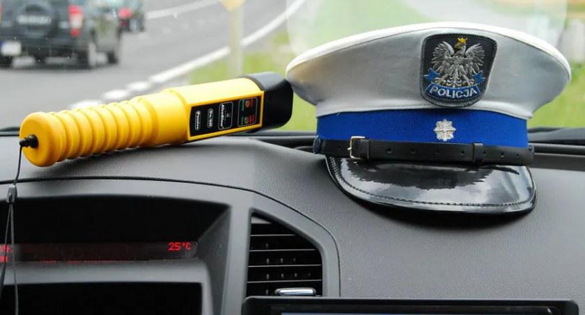 Miał ponad 2 promile. Jechał kradzionym samochodem