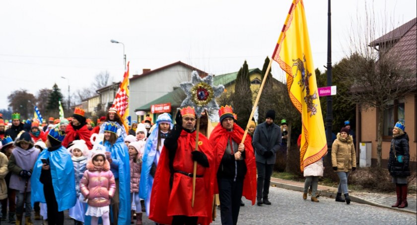 Orszak Trzech Króli w Adamowie. Dużo zdjęć od Pauliny Przybysz (ZDJĘCIA) 