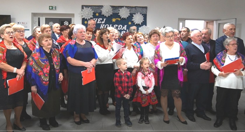 Rozśpiewani seniorzy z Gminy Wojcieszków. Wspólne Kolędowanie 