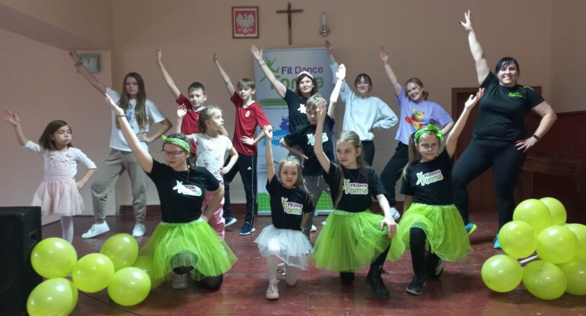 Łuków zbiera na leczenie Wojtka Jonczyka. Maraton Fitness dla chłopca walczącego z rakiem (WIDEO) 