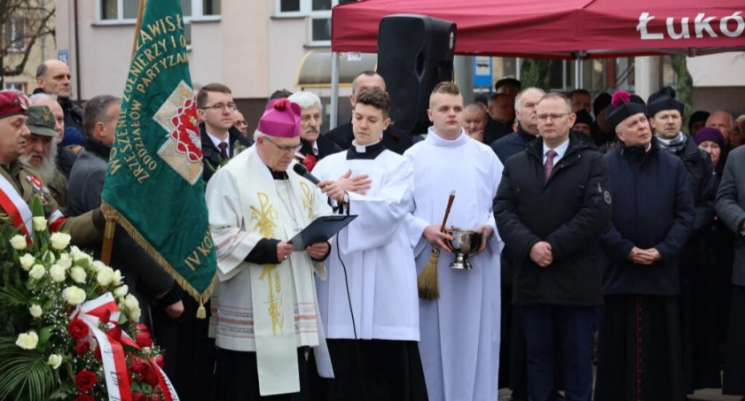 Nowy Krzyż oraz Pomnik Pamięci Powstańców Styczniowych w Łukowie poświęcony (ZDJĘCIA)