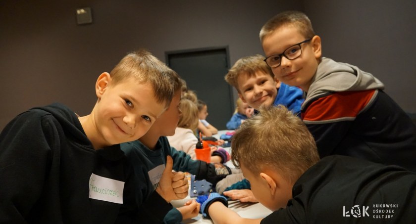 Dzieci podczas Ferii z ŁOK poleciały w kosmos (ZDJĘCIA) 