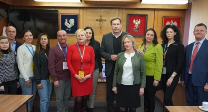 Szkoła w Kisielsku uczy przez Teatr. Pasjonujący, międzynarodowy projekt w ramach Erasmus + (WIDEO)