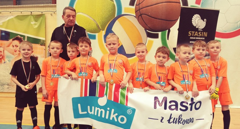6 zwycięstw i żadnej straconej bramki. AMPlus jak walec w Siedlcach (WIDEO)