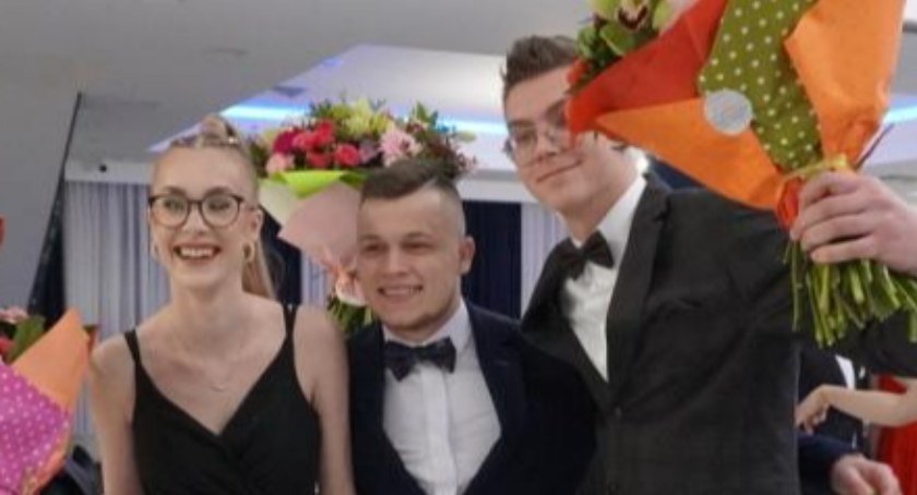 96 dni do Matury. Studniówka uczniów ZS nr 2 w Łukowie (WIDEO) 