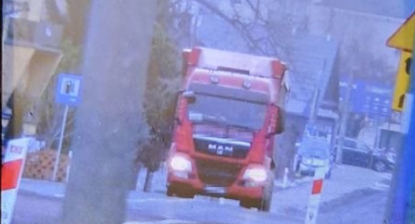 Pijany jechał ciężarówką. 48-letni pirat drogowy zatrzymany przez policjantów z Łukowa