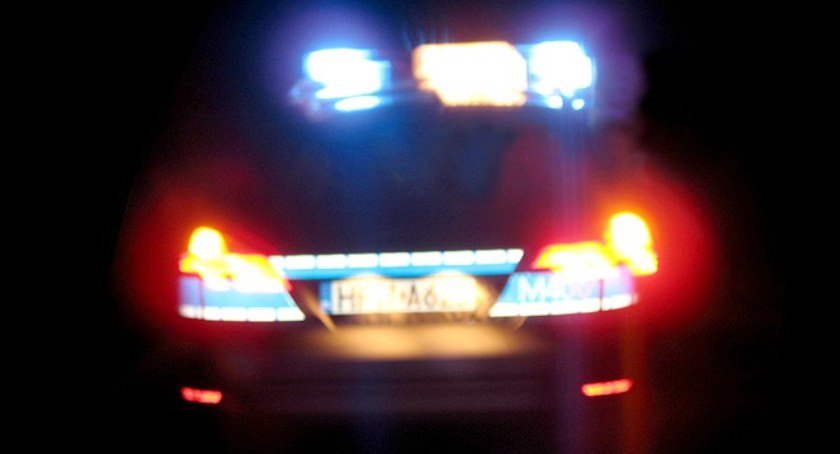 REGION. Bez butów i kurtki biegła po drodze. Znaleźli ją policjanci 
