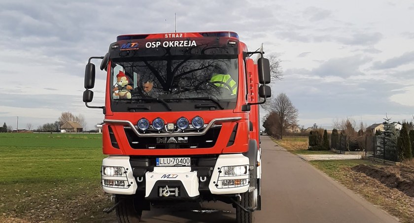 Potężny wybuch w Okrzei. 7 jednostek straży w akcji. 