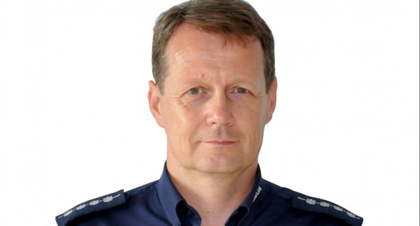 Policjanci z Łukowa zatrzymali wandala, który zniszczył samochód i złodzieja, który ukradł 11 tys. zł