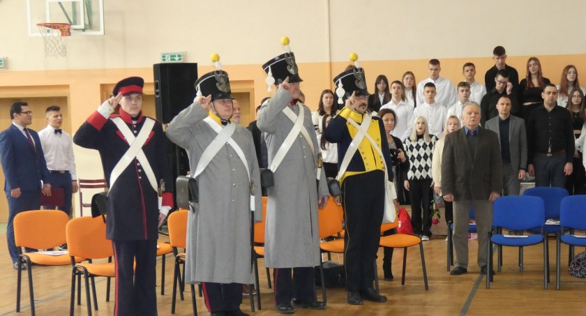 Święto patrona w Zespole Szkół w Stoczku Łukowskim. Generał Dwernicki wciąż żywy (WIDEO)