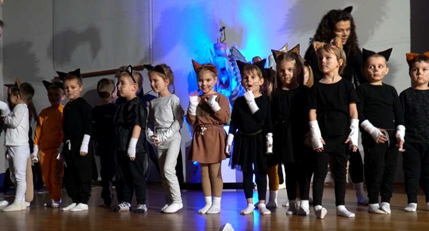 Aniołkowe Granie w Łukowie. Piękny koncert dla wsparcia pieczy zastępczej (WIDEO)