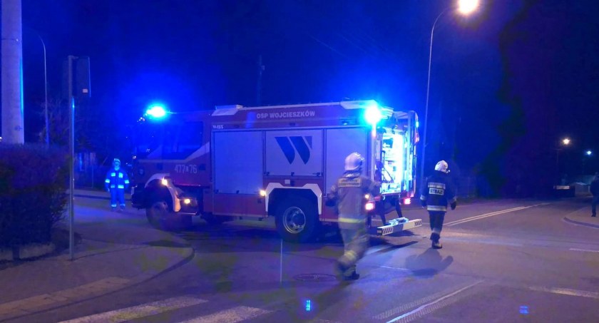 Pracowity weekend strażaków. Interwencja na boisku przy I LO w Łukowie 