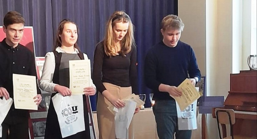 Unijne”sukcesy Julii Semczuk i Macieja Radomyskiego z ŁOK na wojewódzkim konkursie recytatorskim w Lublinie