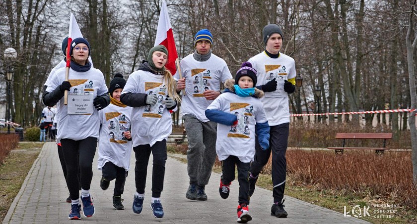 Łuków pamięta o Żołnierzach Wyklętych. Bieg Tropem Wilczym w Parku Miejskim (GALERIA) 