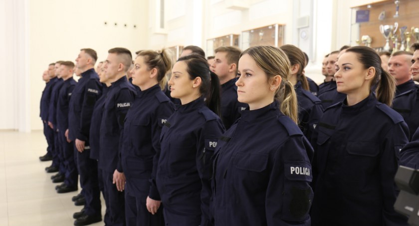 Nowi Policjanci zaczynają służbę w Łukowie. Dziś złożyli ślubowanie  (WIDEO)
