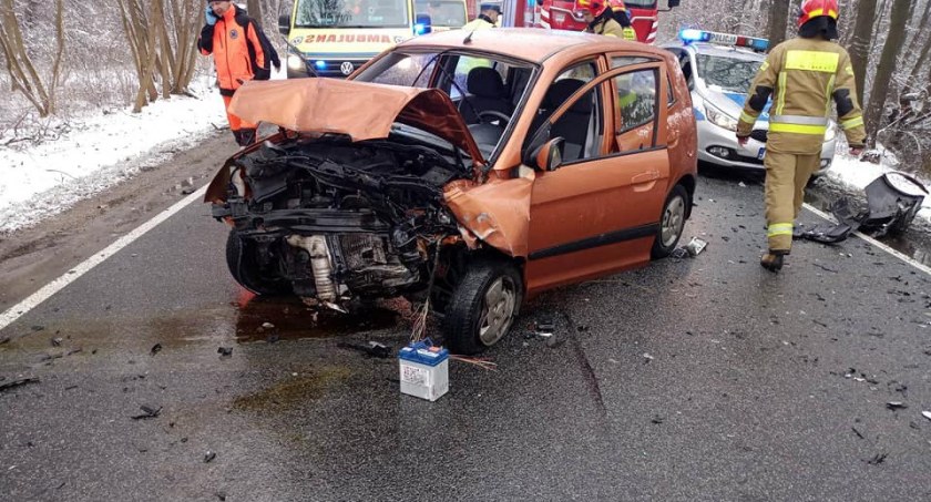 Wypadek na trasie Łuków - Siedlce. Zderzenie trzech aut. Są ranni (ZDJĘCIA)