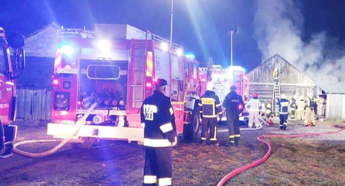 O krok od tragedii pod Łukowem. Pożar domu w Rolach (ZDJĘCIA)