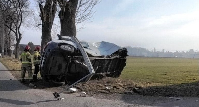 Zderzenie ciężarówki i dostawczaka. Na miejscu śmigłowiec LPR (ZDJĘCIA)