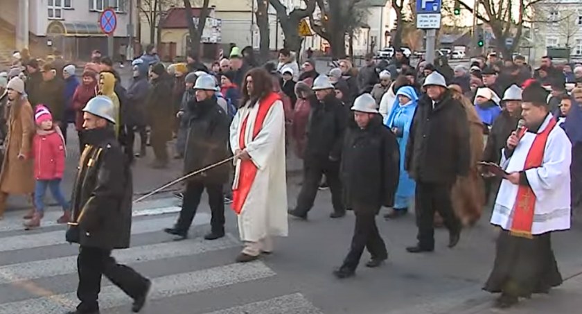 Ulicami Łukowa po raz 29. przejdą pątnicy w Drodze Krzyżowej (ZAPOWIEDŹ) 