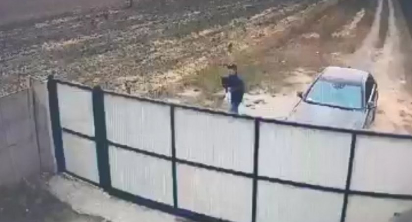 Podrzucił psa do schroniska po adopcji bo mu się znudził. Bulwersujące nagranie z udziałem mieszkańca powiatu   (WIDEO)