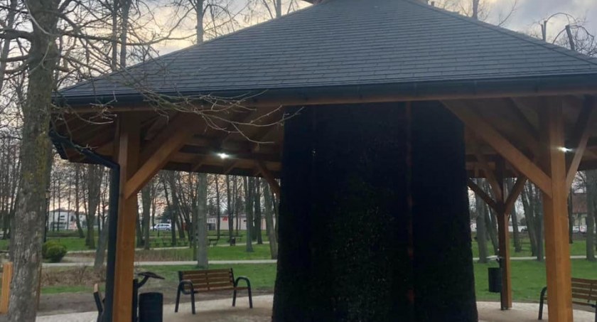 Mieszkańcy długo czekali. W końcu jest. Tężnia solankowa w Łukowie już działa!