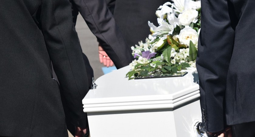 Gdy rodzina otworzyła trumnę doznała szoku. Gdzie jest ciało zmarłego 56-latka