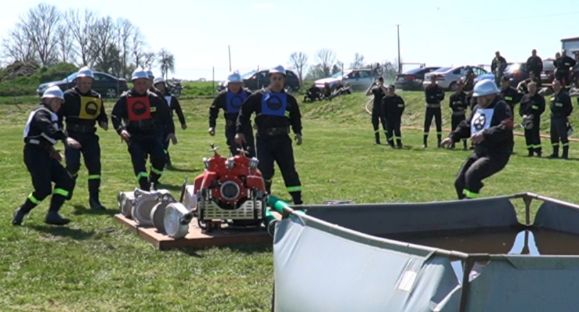 OSP Ksawerynów wygrywa gminne zawody sportowo - pożarnicze (WIDEO) 