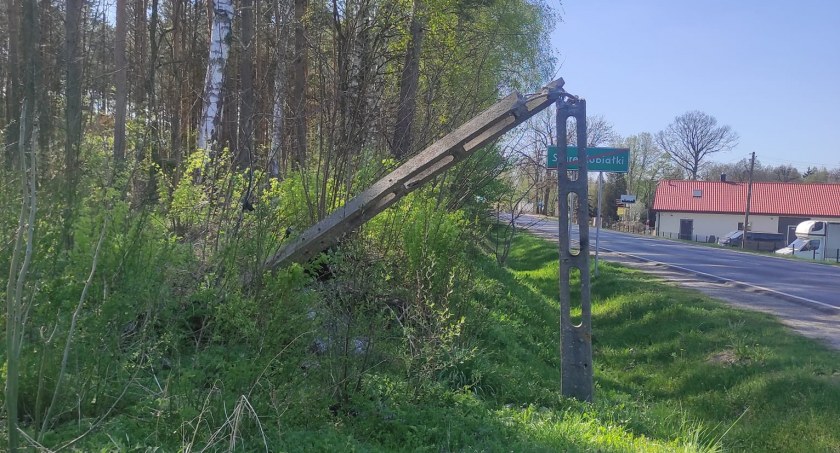 Zerwana linia telefoniczna w Stoczku Łukowskim. Interweniowali strażacy