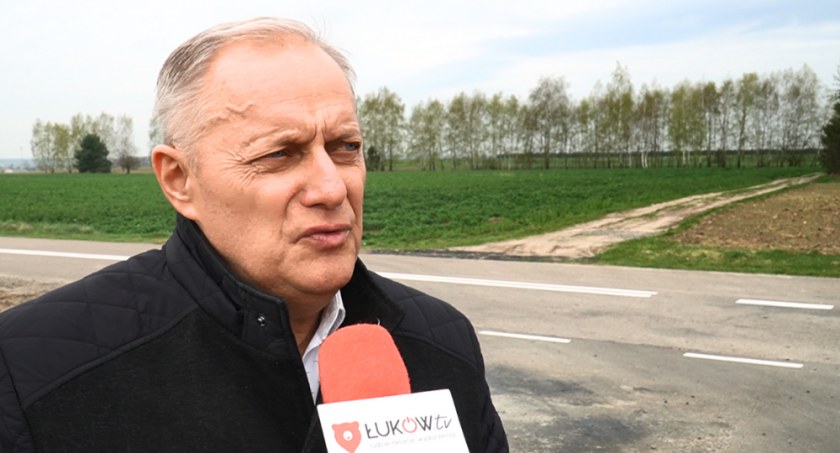 Gmina Serokomla wyremontuje 3 km dróg. Właśnie powstał pierwszy odcinek (WIDEO) 