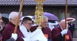 Deszcz nie zatrzymał mieszkańców. Wyjątkowe procesje&hellip;