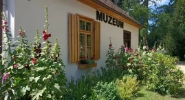 Sienkiewicz w nowym aucie! 143 tysiące złotych na mobilność muzeum w Woli Okrzejskiej