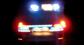 REGION. Bez butów i kurtki biegła po drodze. Znaleźli ją policjanci 