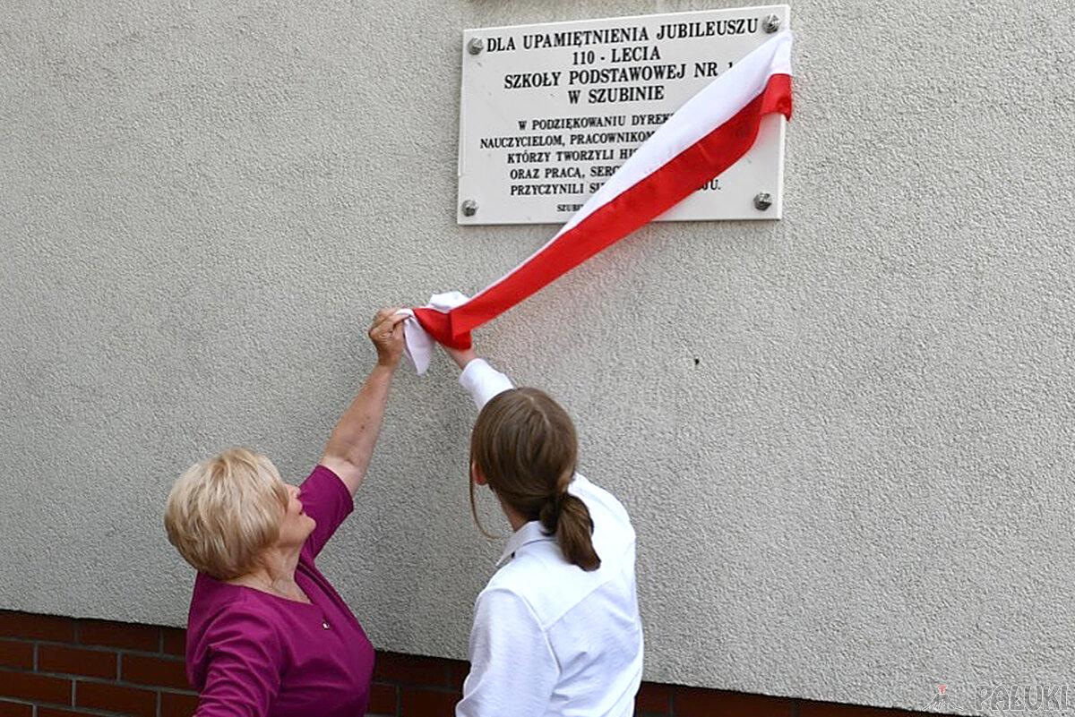 110 lat szubińskiej jedynki. Tablica pamiątkowa i szkolna Izba Pamięci (wideo + zdjęcia)