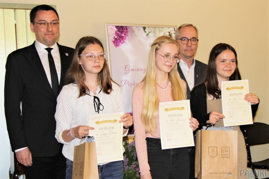 Konkurs pięknego czytania dla młodszych i starszych