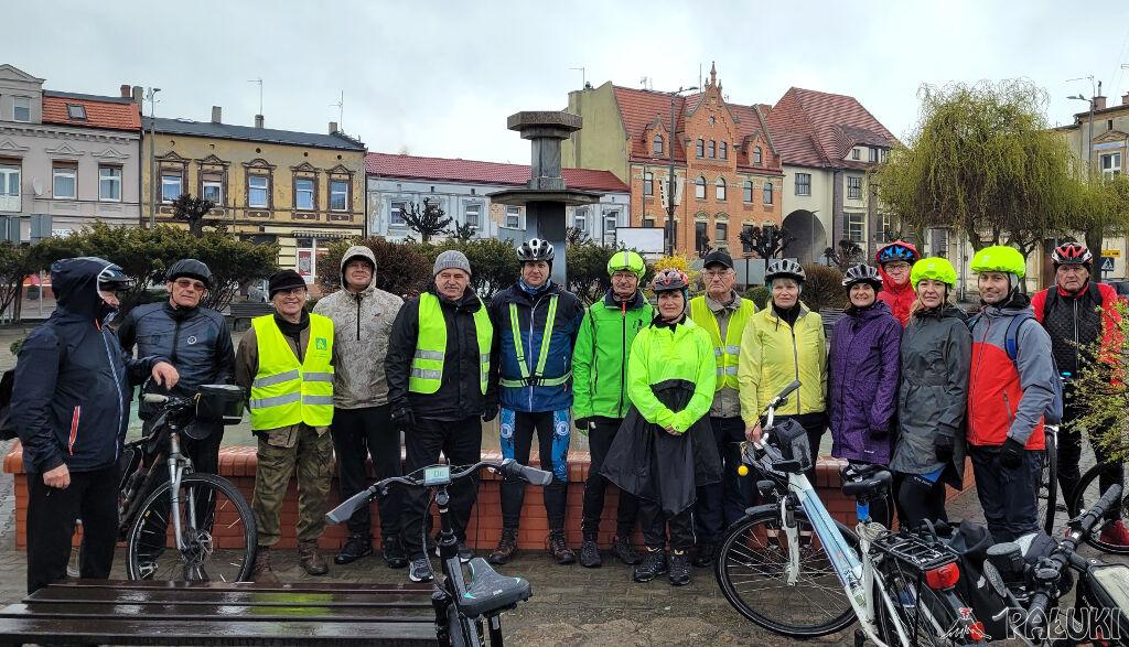 W strugach deszczu pokonali 50 km
