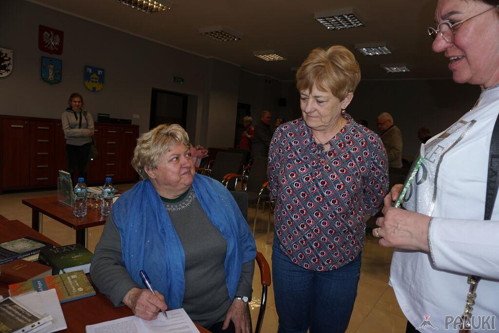 Co się zaczyna na emeryturze? Spotkanie z Joanną Chmielewską w janowieckiej bibliotece
