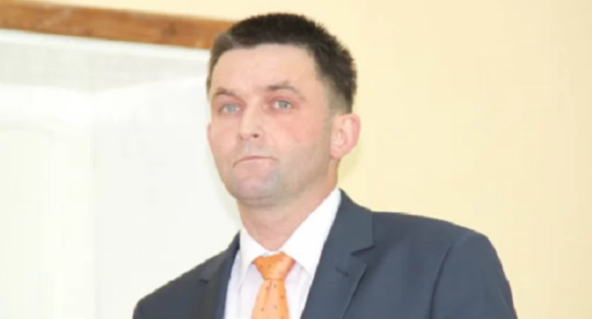 Szukanie oszczędności a polityczna gra