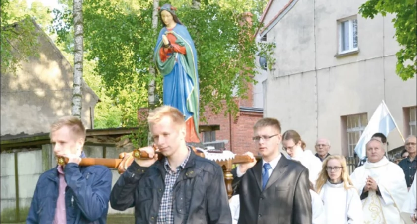 Nowe stacje skłaniają do modlitwy